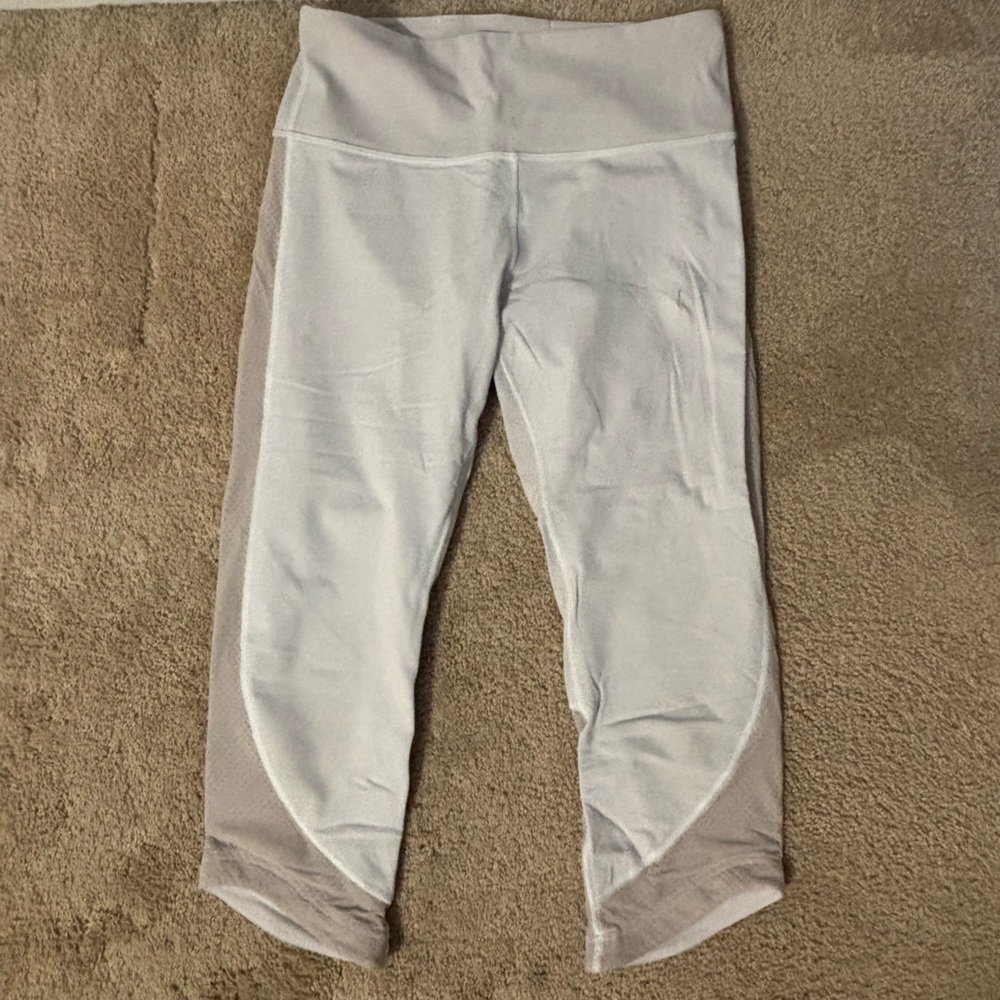 Wunder Under Lululemon White and Clear Cropped leggings